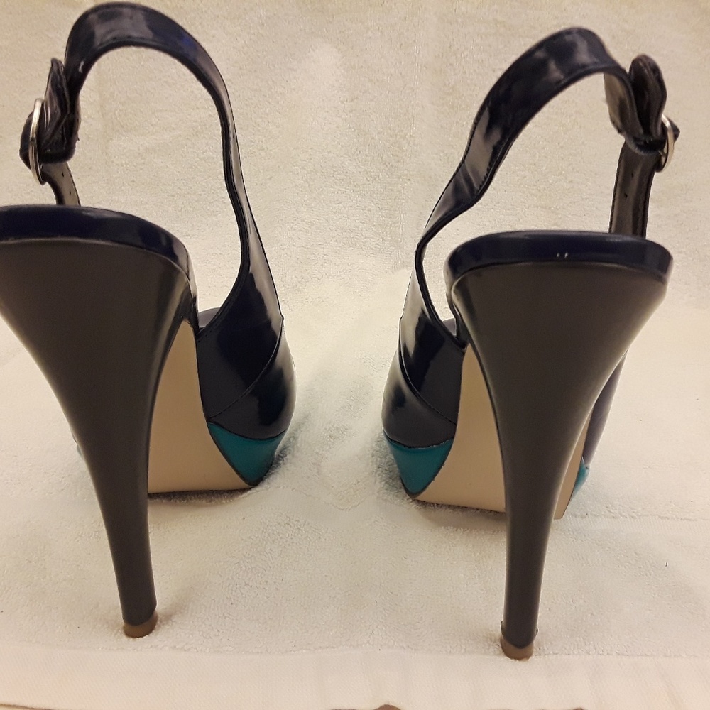 Bi-Colored Sling-back Heels